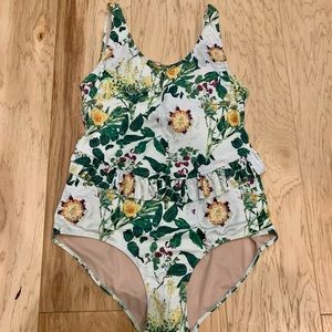 Xl 1 piece swimsuit